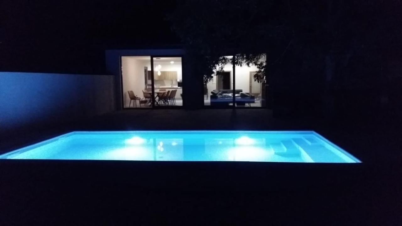 Elena Villa *